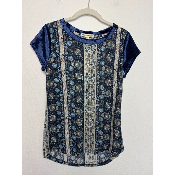 WallFlower Medium Floral Velvet Top Navy Blue Short Sleeve Round Neck NWT - Picture 1 of 7